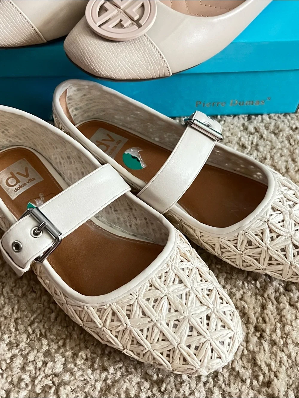 2 PAIRS FLATS SHOES LIKE NEW. CREAM BEIGE COLOR SIZE 8 - Picture 3 of 13